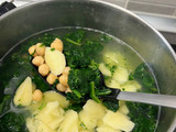 Potaje de garbanzos con espinacas