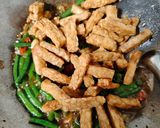 Foto langkah ke 4 dari resep Tumis Tempe Kacang Panjang.