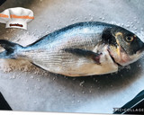 Foto del paso 2 de la receta: Dorada a la sal