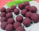 Foto langkah ke 2 dari resep Ubi ungu bola2 coklate.