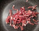 A picture of step 2 of Speck and tomato pasta bake.