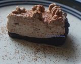 A picture of step 6 of Chocolate mousse stuffed Oreo mini pie.