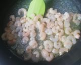 Foto del paso 1 de la receta: Arroz con crema de bogavante y gambas