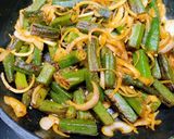 A picture of step 3 of Okra Masala Subzi.