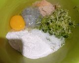 Foto langkah ke 1 dari resep H330. Bakwan Teri Zuccini (17 month+).