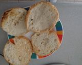 Foto del paso 1 de la receta: Omelets con Pan Tostados (con pan de Ayer) 🍳