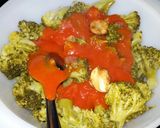 Foto del paso 4 de la receta Brócoli con ajos y salsa de tomate
