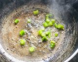 A picture of step 1 of Lilva beans Broccoli bhaji.