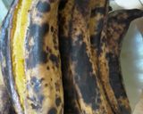 Foto langkah ke 3 dari resep Dadar Gulung Pisang Coklat.