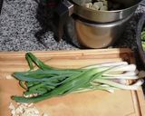 Foto del paso 1 de la receta: Guisito verduroso con kale y habas