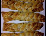 A picture of step 19 of Savoury chicken bread.