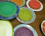 Foto langkah ke 7 dari resep Rainbow Birthday Cake.