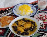 A picture of step 10 of Persian prune stew with chicken.