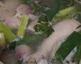 Foto langkah ke 5 dari resep Sup Ayam ala Pak Min Klaten.