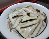 Foto del paso 1 de la receta: Berenjena frita y acompañada de miel