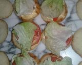 صورة لخطوة 3 من وصفة ميني برقر 🍔بعجينة قطنية ولا أروع 😋