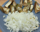 Foto del paso 1 de la receta: Pavo con alcachofas, champiñones, pimiento y tomate 🥗