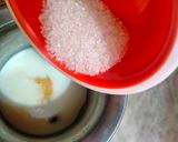A picture of step 2 of Milk badam shake.