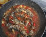 Foto langkah ke 5 dari resep Tumis ikan cabe.