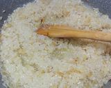 Foto del paso 2 de la receta: Arroz dorado con jamón cocido y champiñones