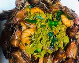 รูปขั้นตอนการทำที่ 4 ของ กุ้งหัวนัว”ผัดผงกะหรี่ ไร้เทียมทาน”