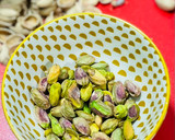 Foto del paso 3 de la receta: Bolitas de pollo con pistachos 🐣 🌰 🥜 🍀
