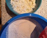 Túrós- mazsolás kuglóf recept fázis 1 fotója