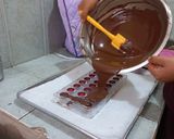 Foto del paso 17 de la receta: Bombón de chocolate relleno de fresa