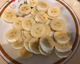 Foto del paso 3 de la receta: Postre banana split de avena en vaso. Receta original de Geri. Postre light sin azúcar ni harina