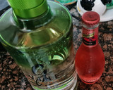 Foto del paso 2 de la receta: Gin tonic con tónica de hibisco