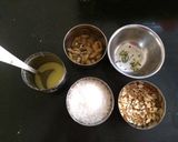 A picture of step 1 of Gajar Ka Halwa.