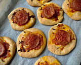 Foto del paso 5 de la receta: Coca de higos y cebolla caramelizada con sobrasada