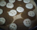 A picture of step 6 of Button cookies without oven.
