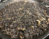 Foto del paso 6 de la receta: Arroz negro con sepia