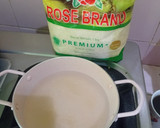 Foto langkah ke 2 dari resep Bola air kelapa isian mochi.