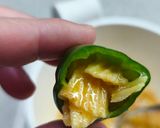 Foto del paso 3 de la receta Pimientos de padrón rellenos de tortilla de patatas chips