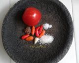 Foto langkah ke 1 dari resep Sambal tomat segar.