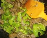 صورة لخطوة 2 من وصفة كبد خروف مع البصل والفلفل الحلو بنننننة!!!🍖🥩🍖🥩🥘