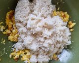 Foto langkah ke 3 dari resep Nasi Goreng Mentega.