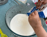 Foto del paso 1 de la receta: Polos de kinder chocolate [receta para hacer con niños]