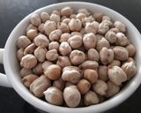Foto del paso 1 de la receta: Garbanzos con Pescado Frito y Sarza de Cebolla a lo Carmelita