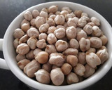 Foto del paso 1 de la receta: Garbanzos con Pescado Frito y Sarza de Cebolla a lo Carmelita