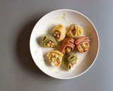 Foto del paso 1 de la receta: Caracolas rellenas con lomo adobado y calabacín