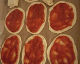 Foto langkah ke 5 dari resep Mini Pizza.