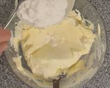 Foto del passaggio 4 della ricetta Cheesecake Oreo al cioccolato senza cottura