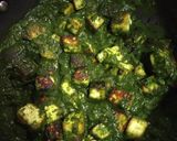 A picture of step 2 of Palak paneer.