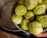 Foto del passaggio 3 della ricetta Vongole lupino e cavolini