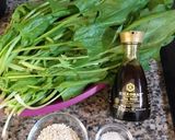 Foto langkah ke 1 dari resep Horenso no Gomaae (Japanese Sesame Spinach Salad).