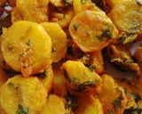 A picture of step 3 of Bhajia mwitu.