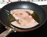 Foto del paso 1 de la receta: Emperador con verduras en leche
